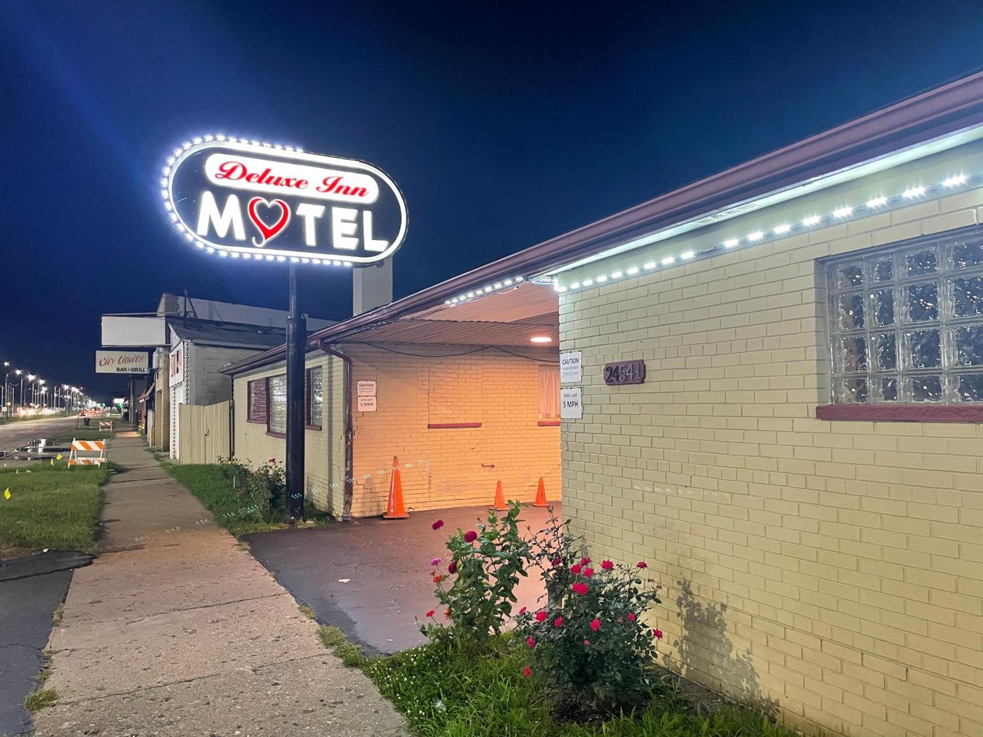 דטרויט Deluxe Inn Motel מראה חיצוני תמונה