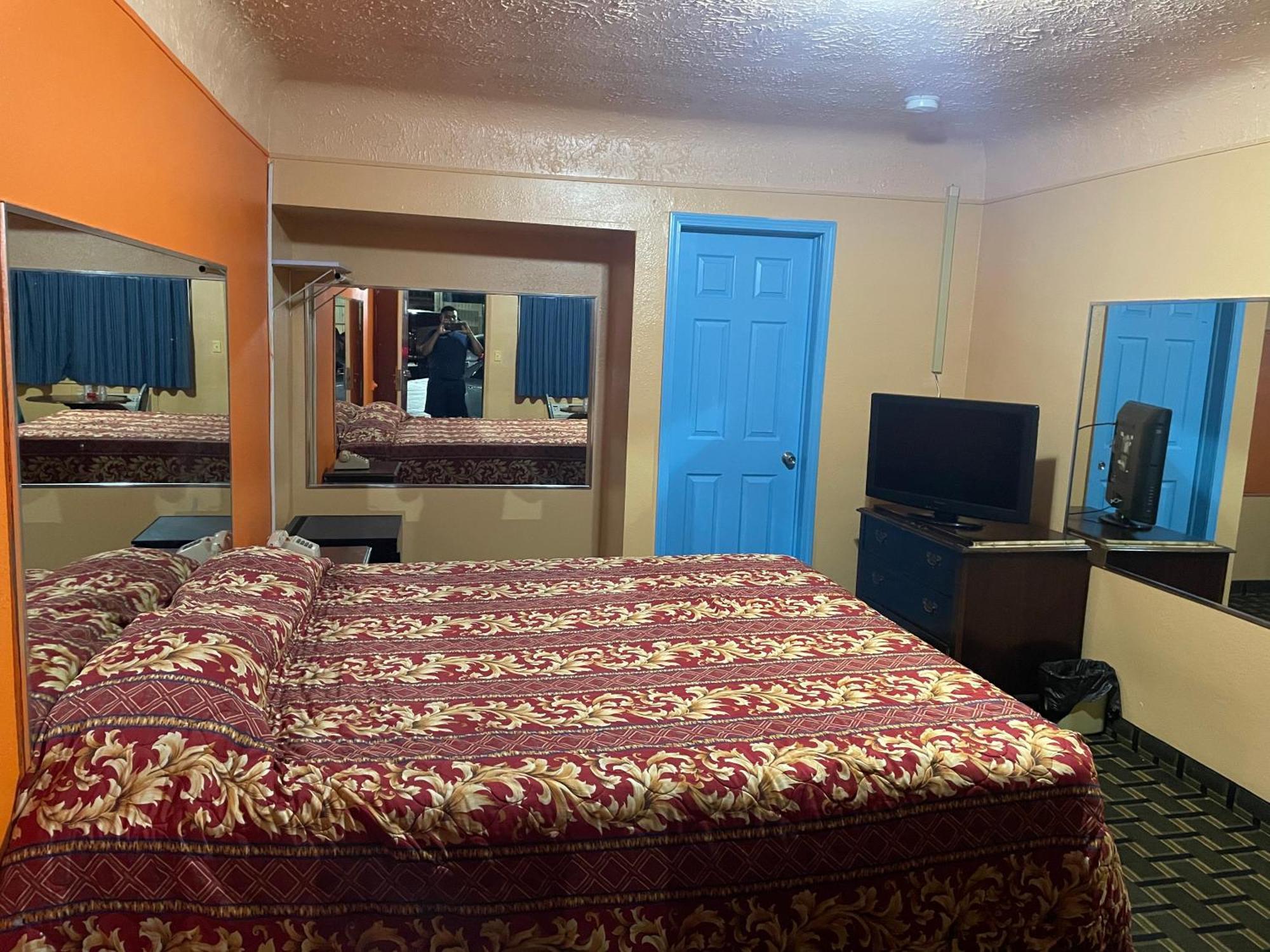 דטרויט Deluxe Inn Motel מראה חיצוני תמונה